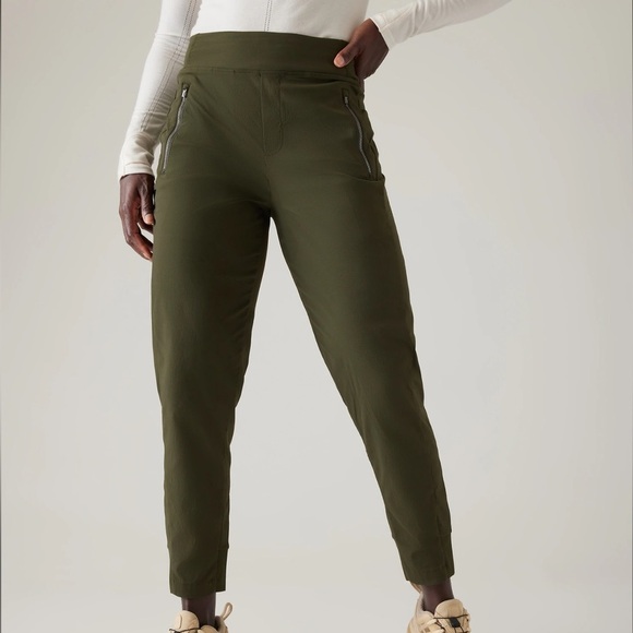 Athleta Trekkie North Green Joggers Size 18 - Picture 1 of 5